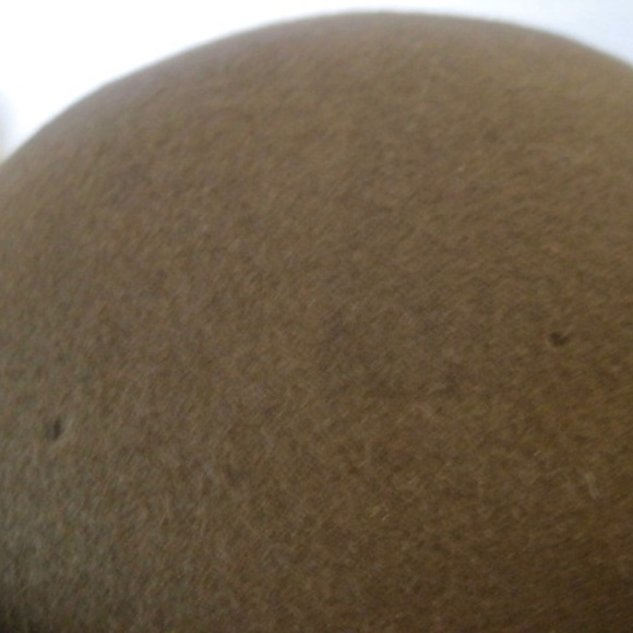 Vintage Anita Pineault Wool Felt Hat With Feathers - Picture 9 of 9